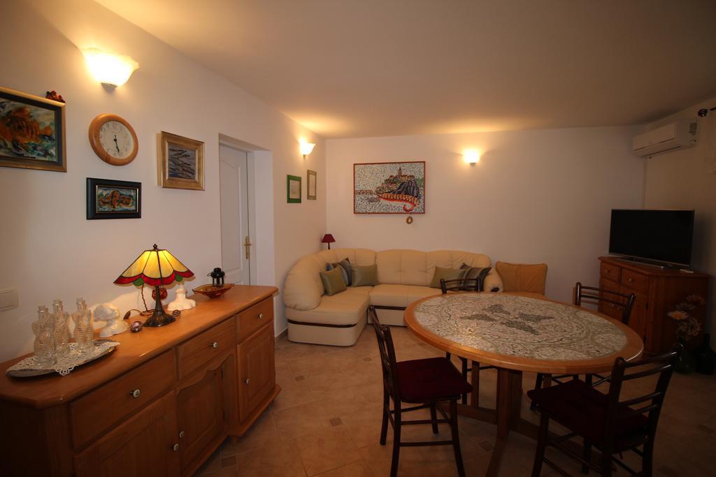 Apartamento Megi1 Vrbnik Habitación foto